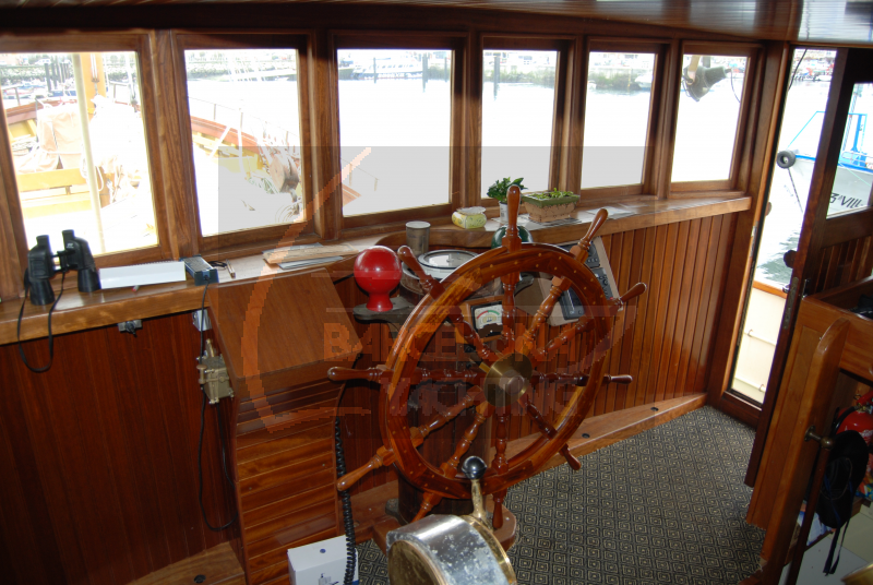 Comercial Passenger Boat - Buque Museo A Vapor y de Pasaje