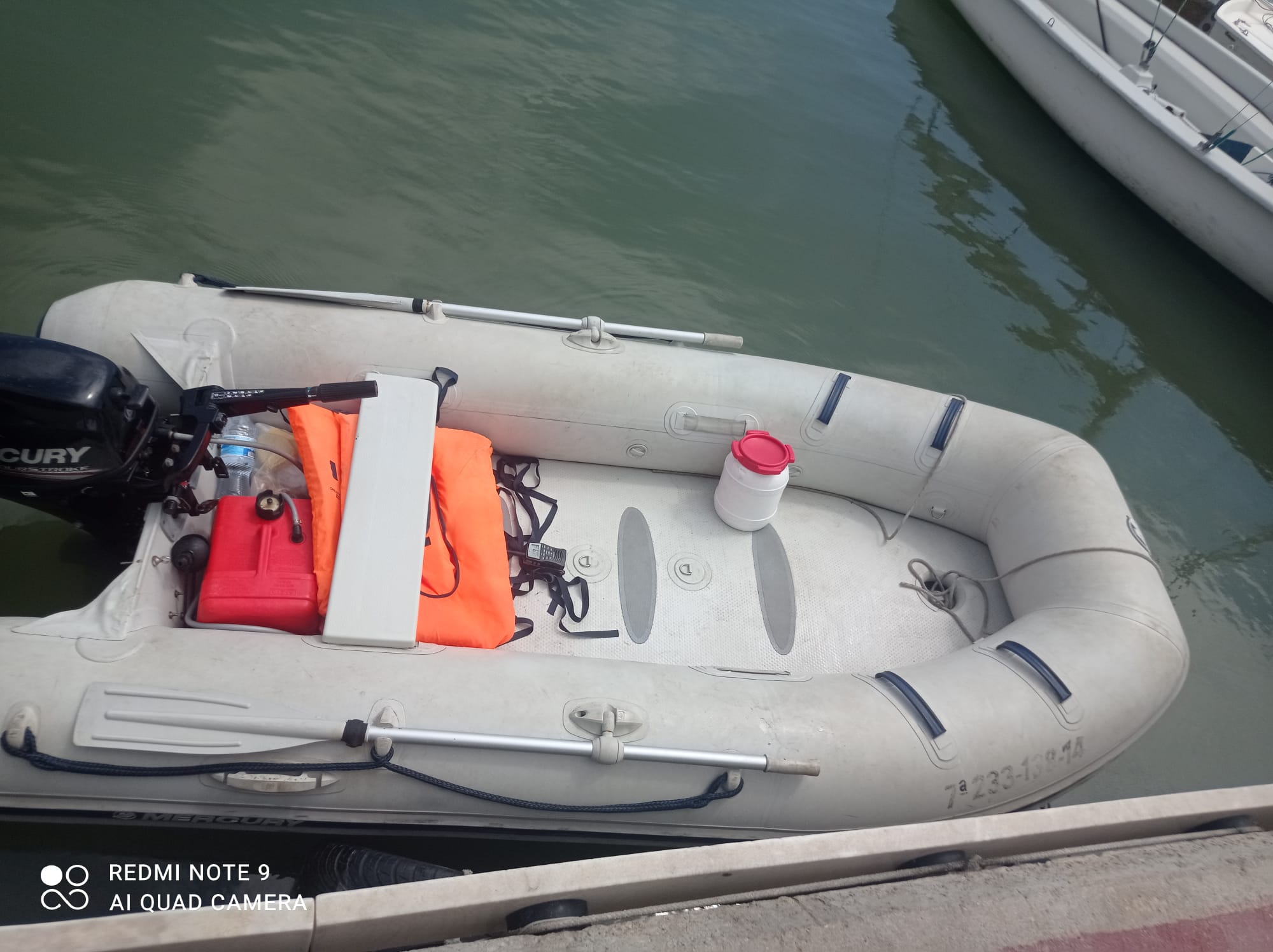 Barco a Motor - Quicksilver 320 airdeck 