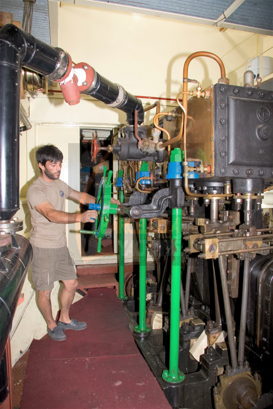 Barco de Pasajeros - Buque Museo A Vapor y de Pasaje