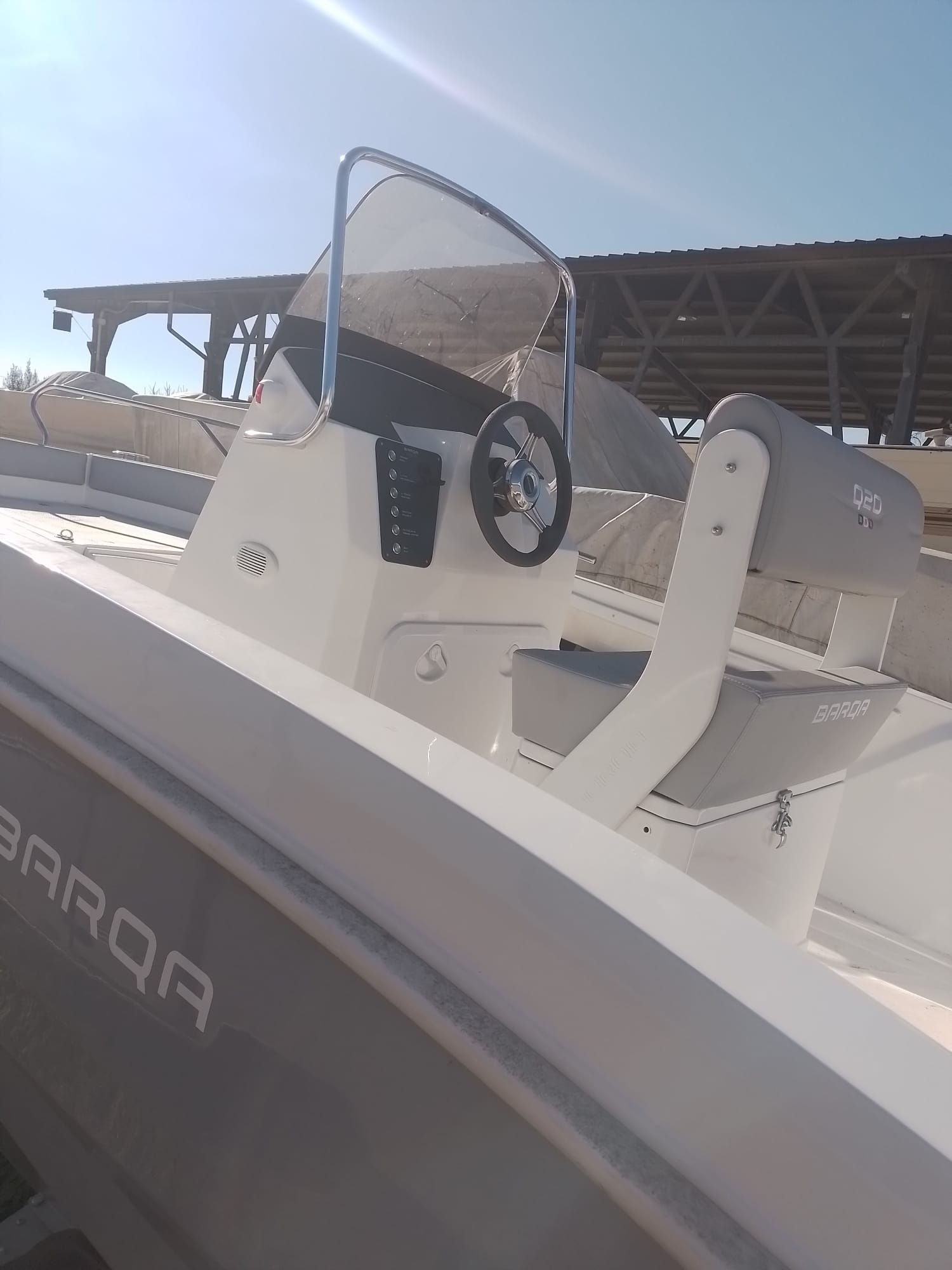 Deck Boat - Barqa Q20