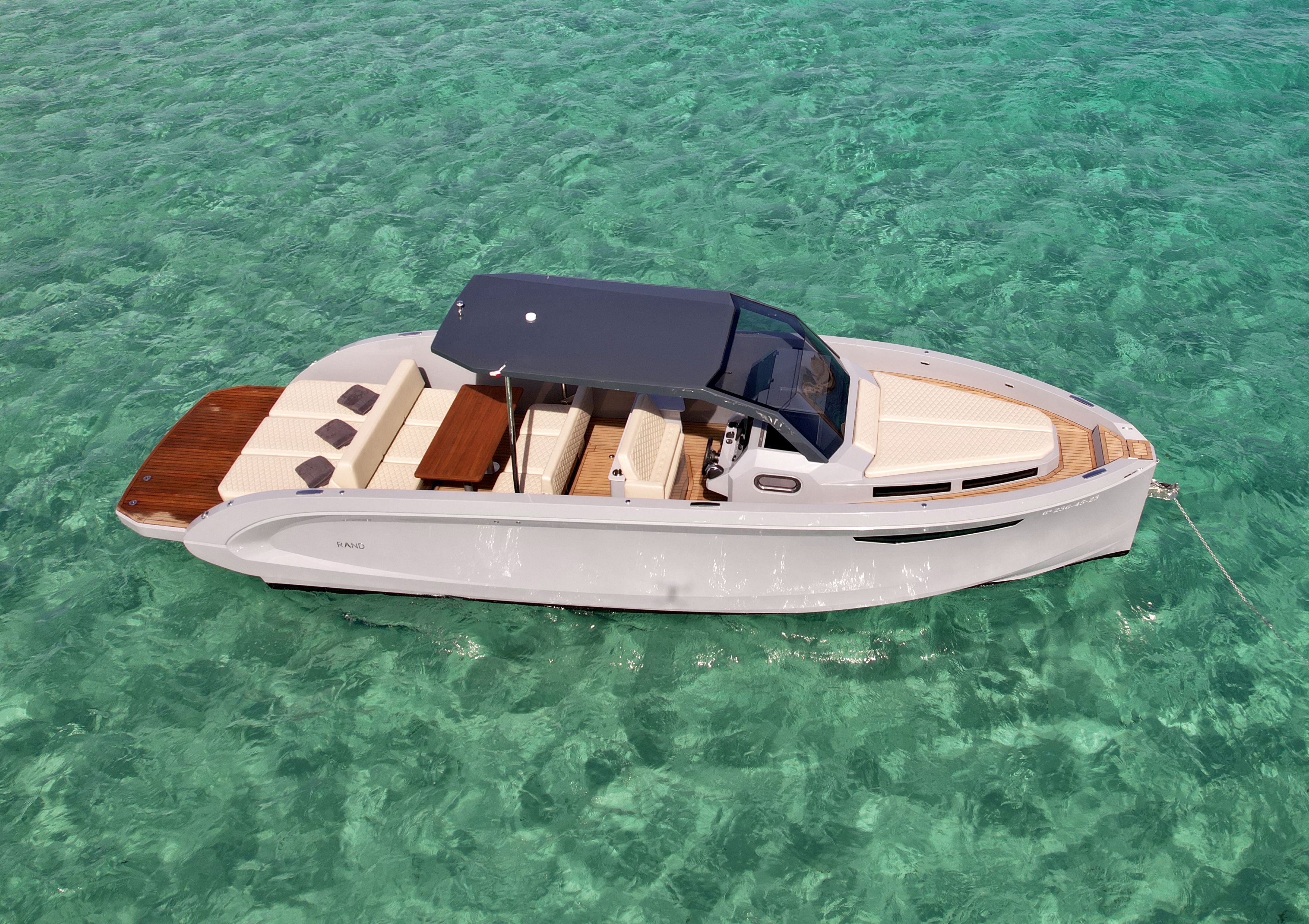 Sports Cruiser - Rand Boats 30 Escape