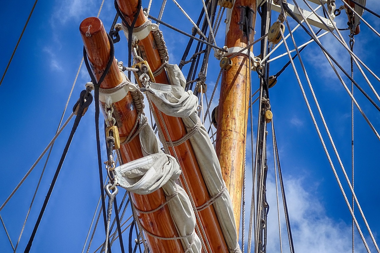 Revisa el aparejo y las velas antes de dejar el barco parado durante los meses de imvierno