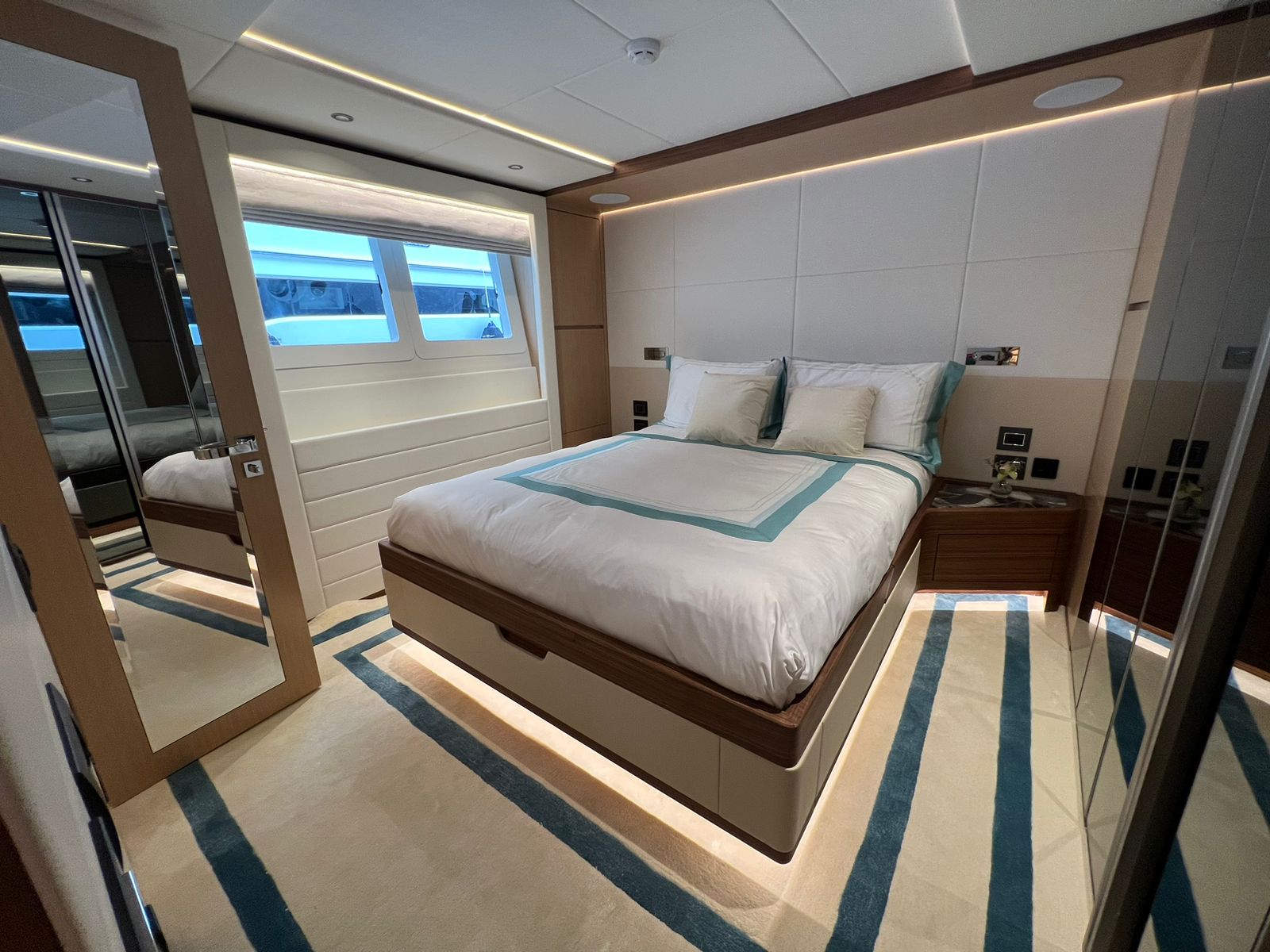 Cruiser Yacht - Gul Craft Majesty 100