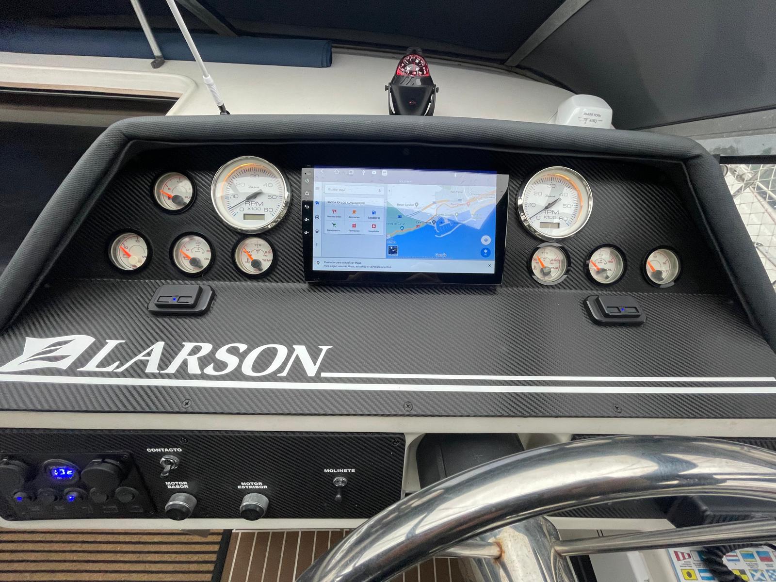 Yacht - Larson cabrio