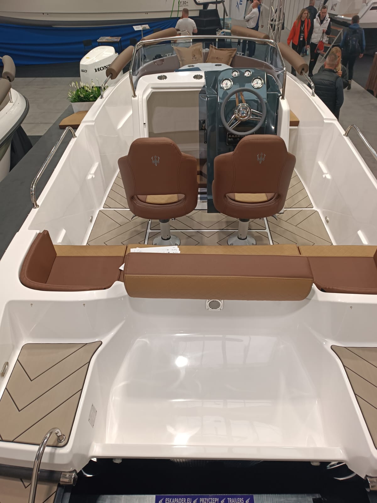 Consola Central - Trident Boats 630 Open