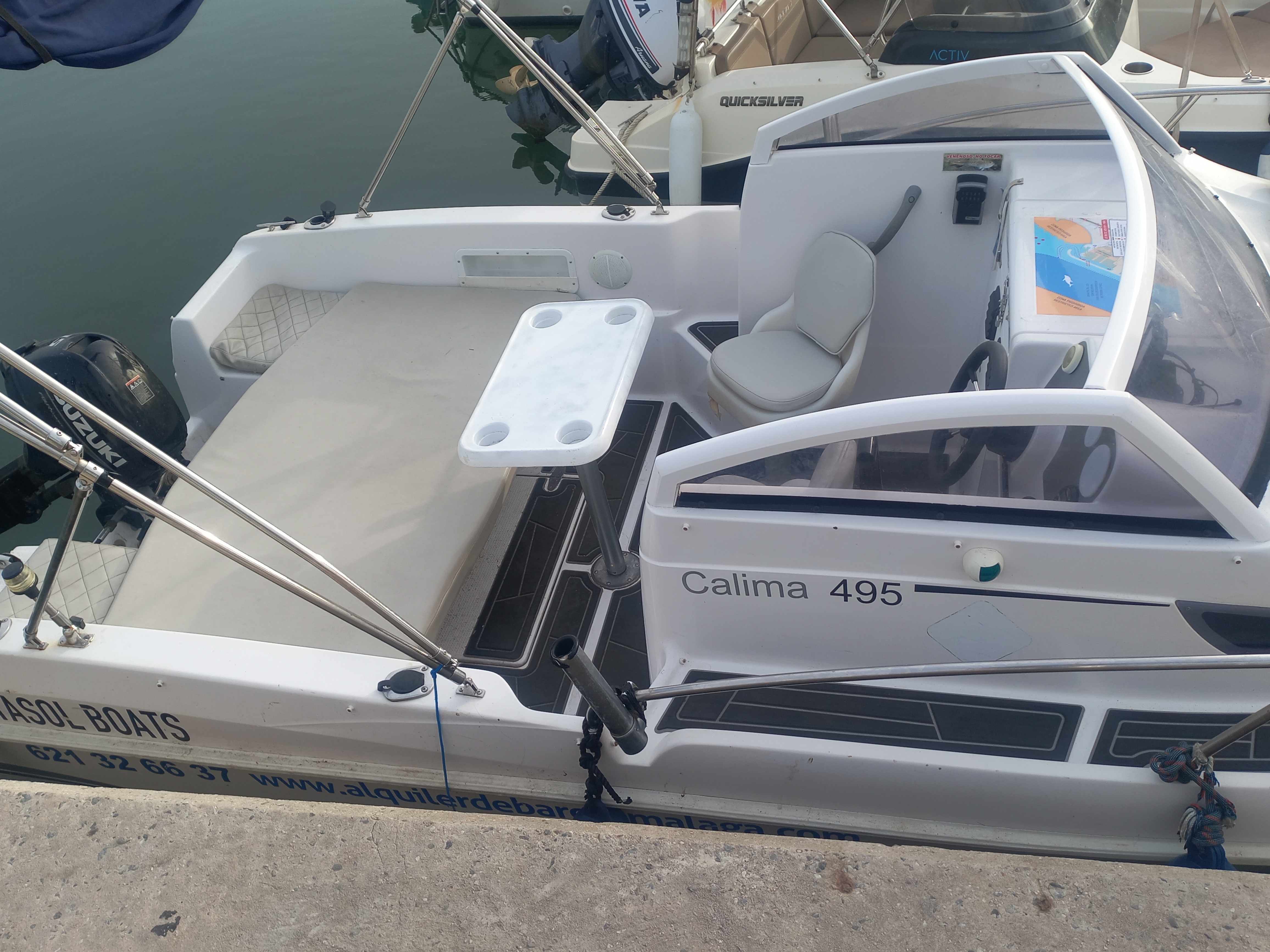 Barco a Motor - Dubhe Calima