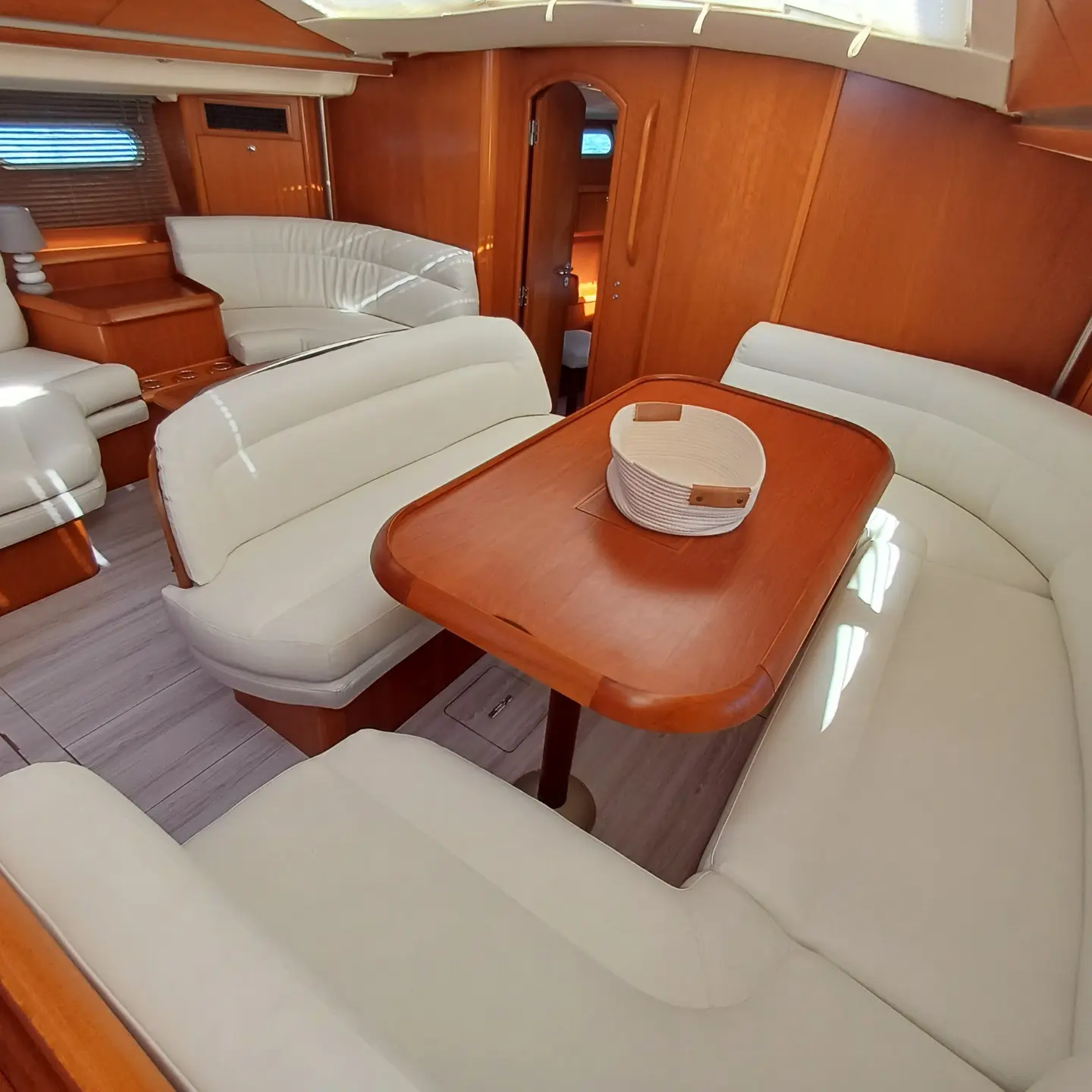 Cruising - Jeanneau 54ds