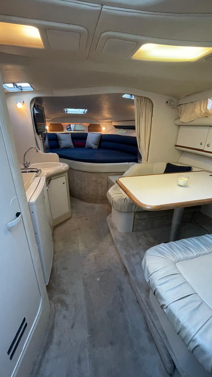 Sports Cruiser - Sea Ray Sundancer 330