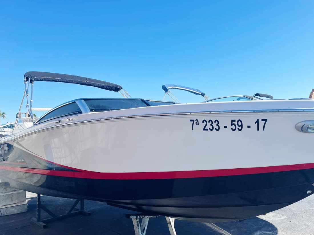 Deck Boat - Four Winns H230