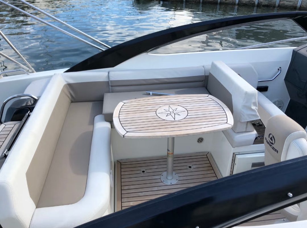 Pilothouse - Parker 750 DC