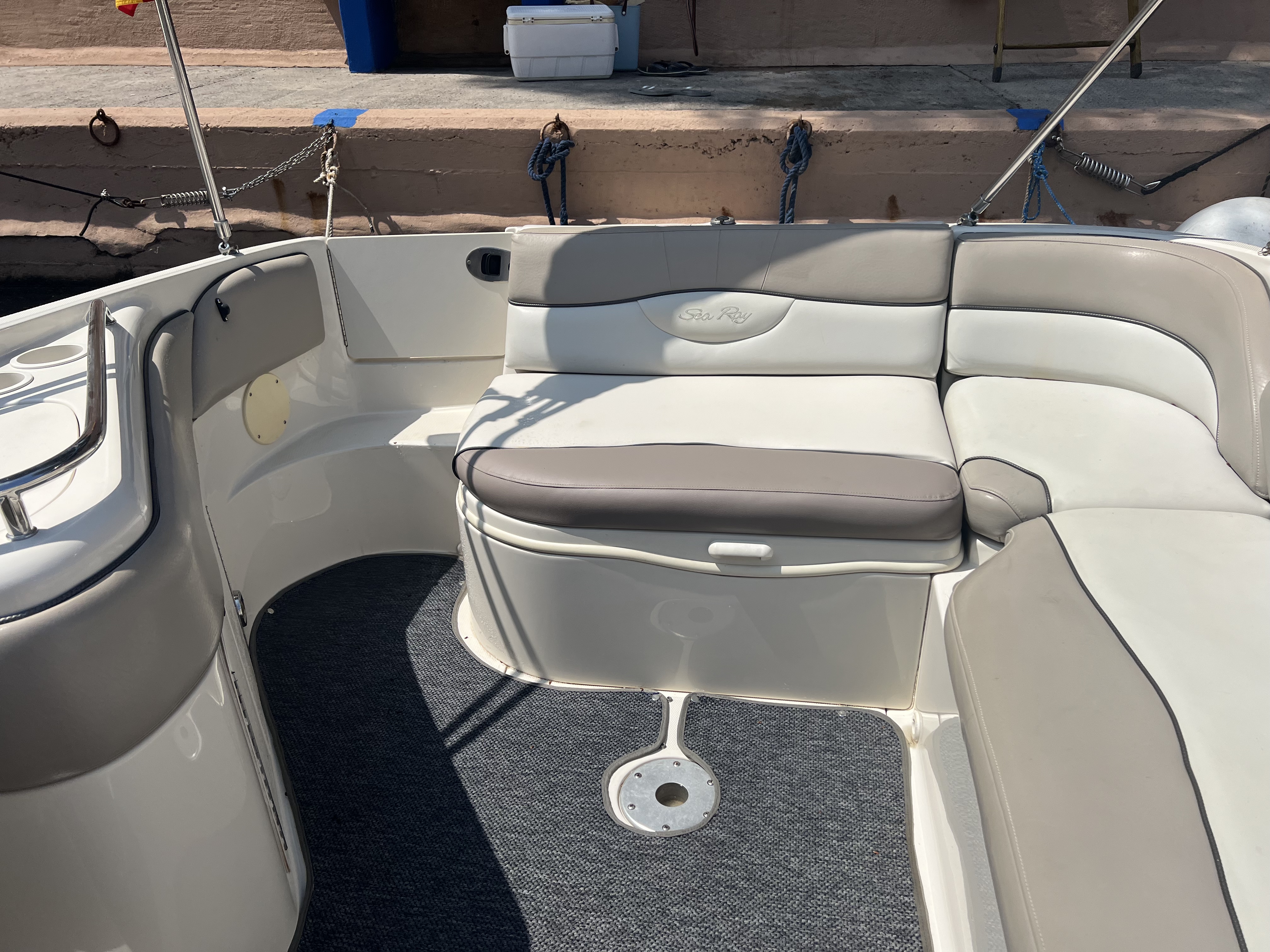 Bowrider - Sea Ray 240