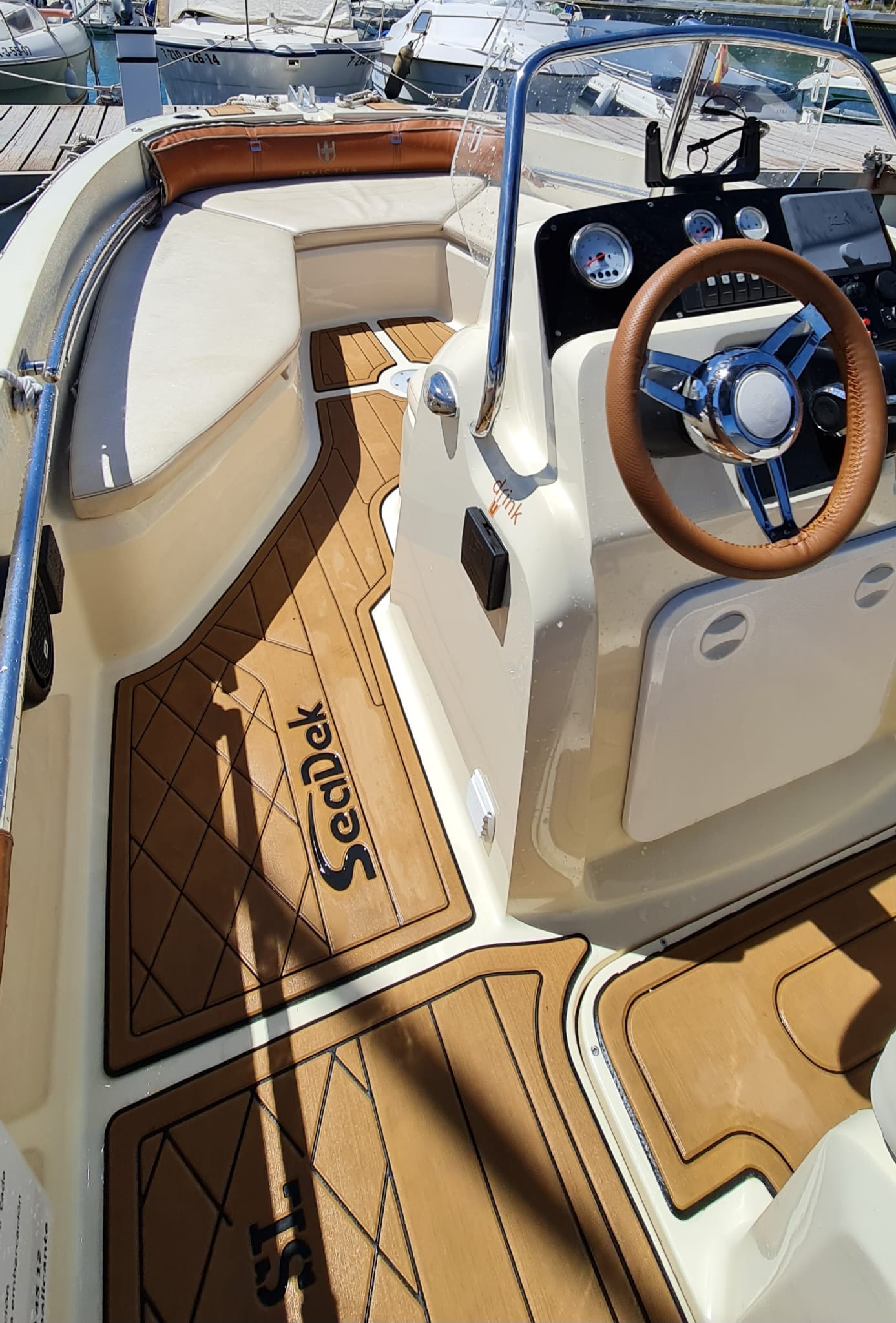 Deck Boat - Invictus 190FX