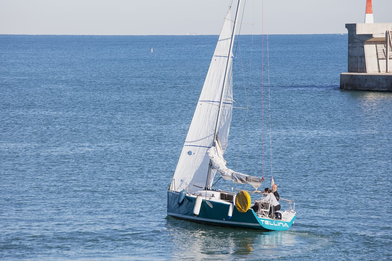 Race Sail Boat - Beneteau platu 25