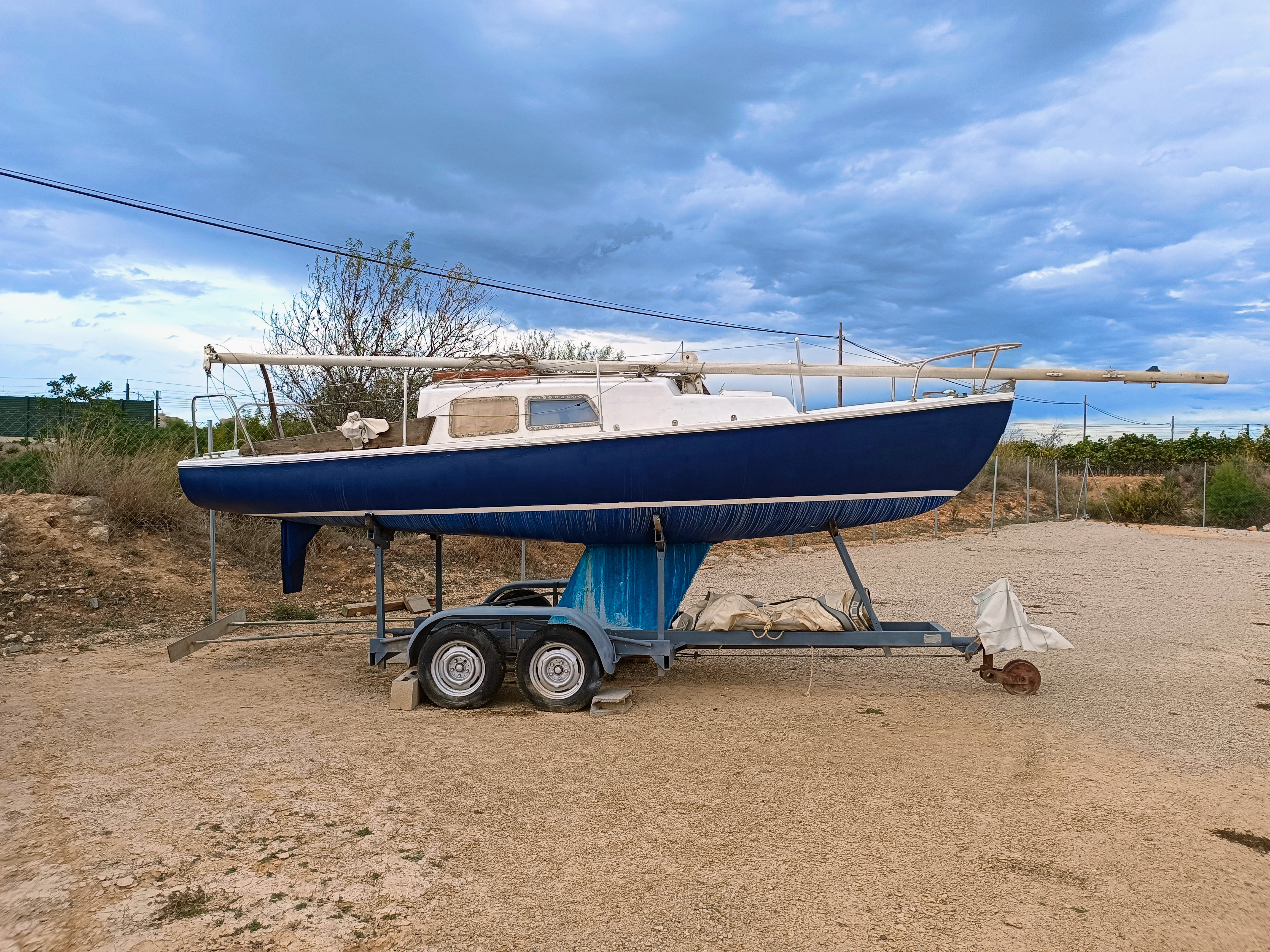 Race Sail Boat - Sunbeam 23