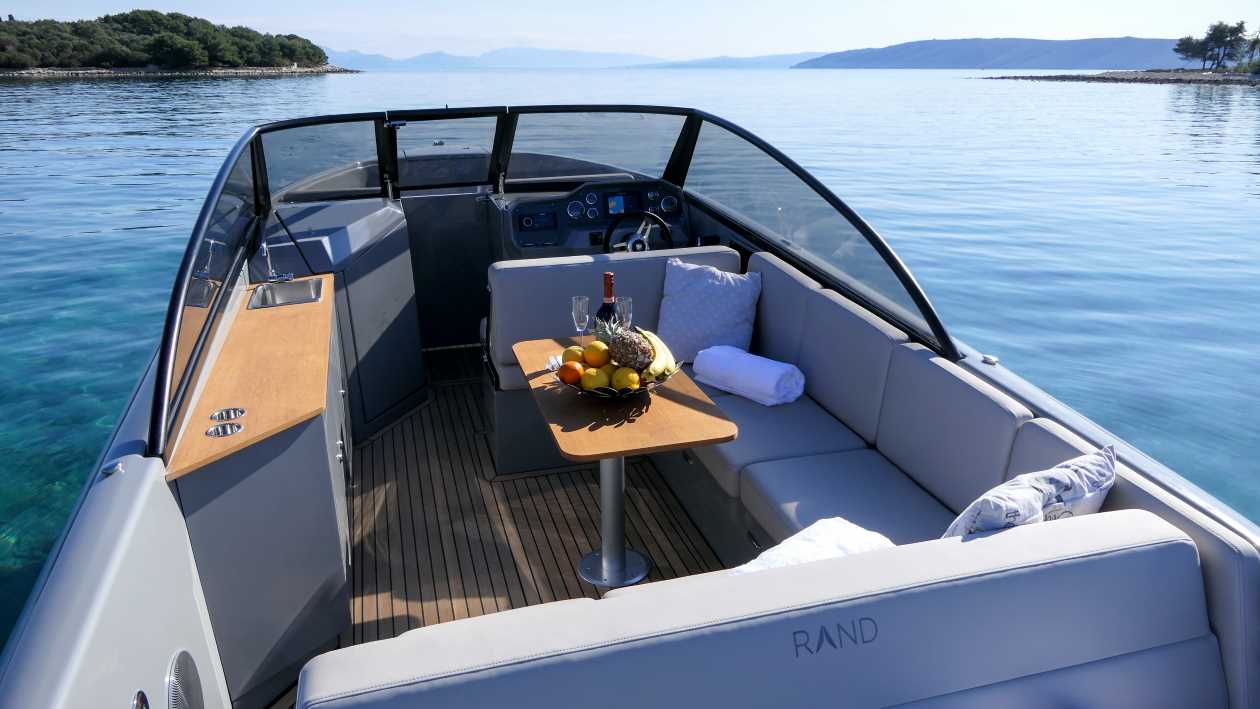 Deck Boat - Rand Boats 27 Supreme