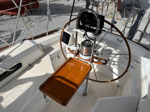 Sloop - Sabre 425