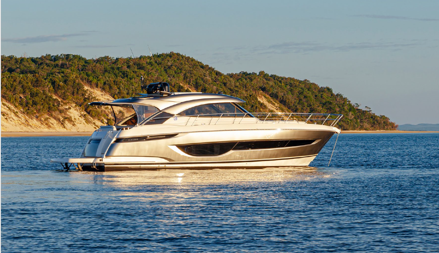 Yacht - Riviera 4600 Sport Yacht