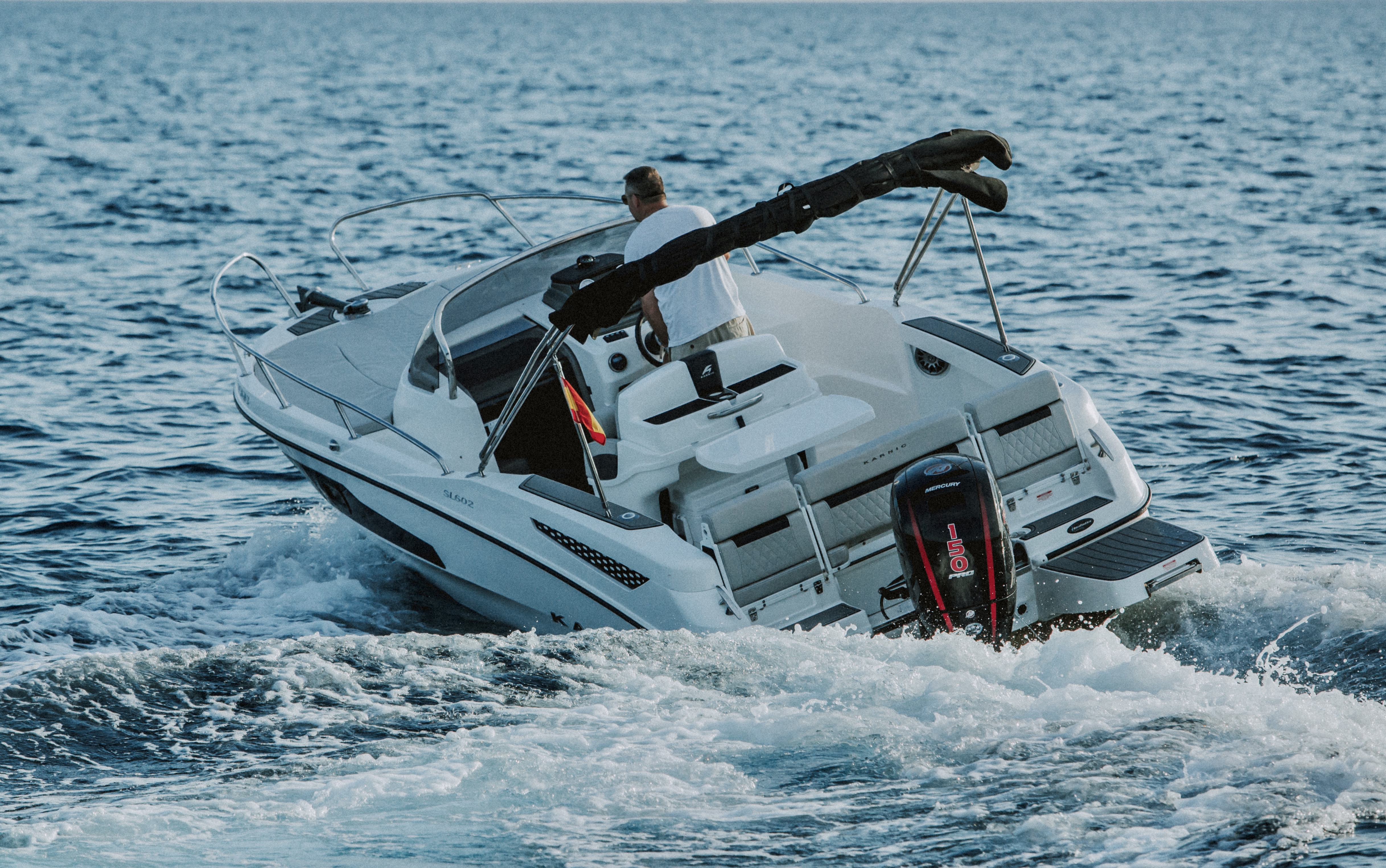 Center Console - Karinc Boats 602 SL