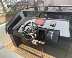 Center Console - De Antonio 28 Open